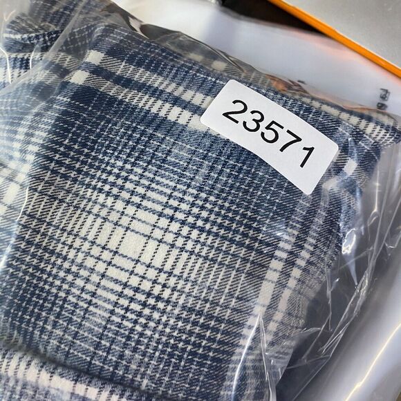 Vanilla Star Shirt Women XL Blue Plaid Button Up Collared Long Sleeve Pockets - Picture 10 of 10